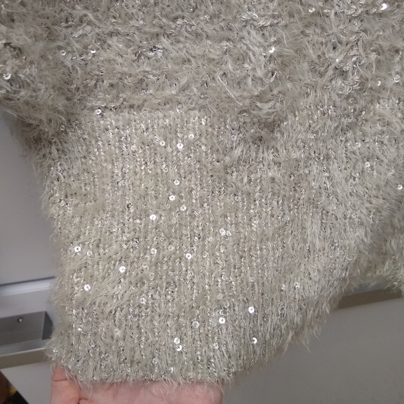 NWT Dolman Sleeve Beige Sweater from Boutique Staccato - Size Large - Picture 7 of 10